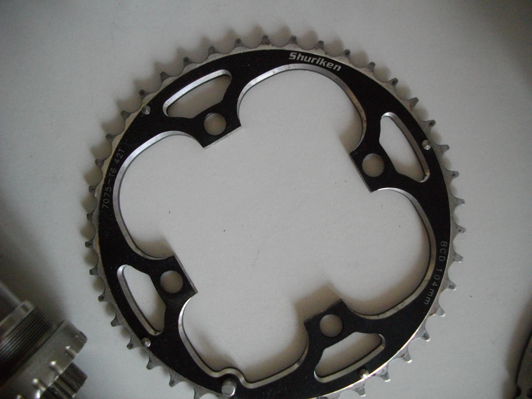 1. Foaie Shuriken, 42 dinti