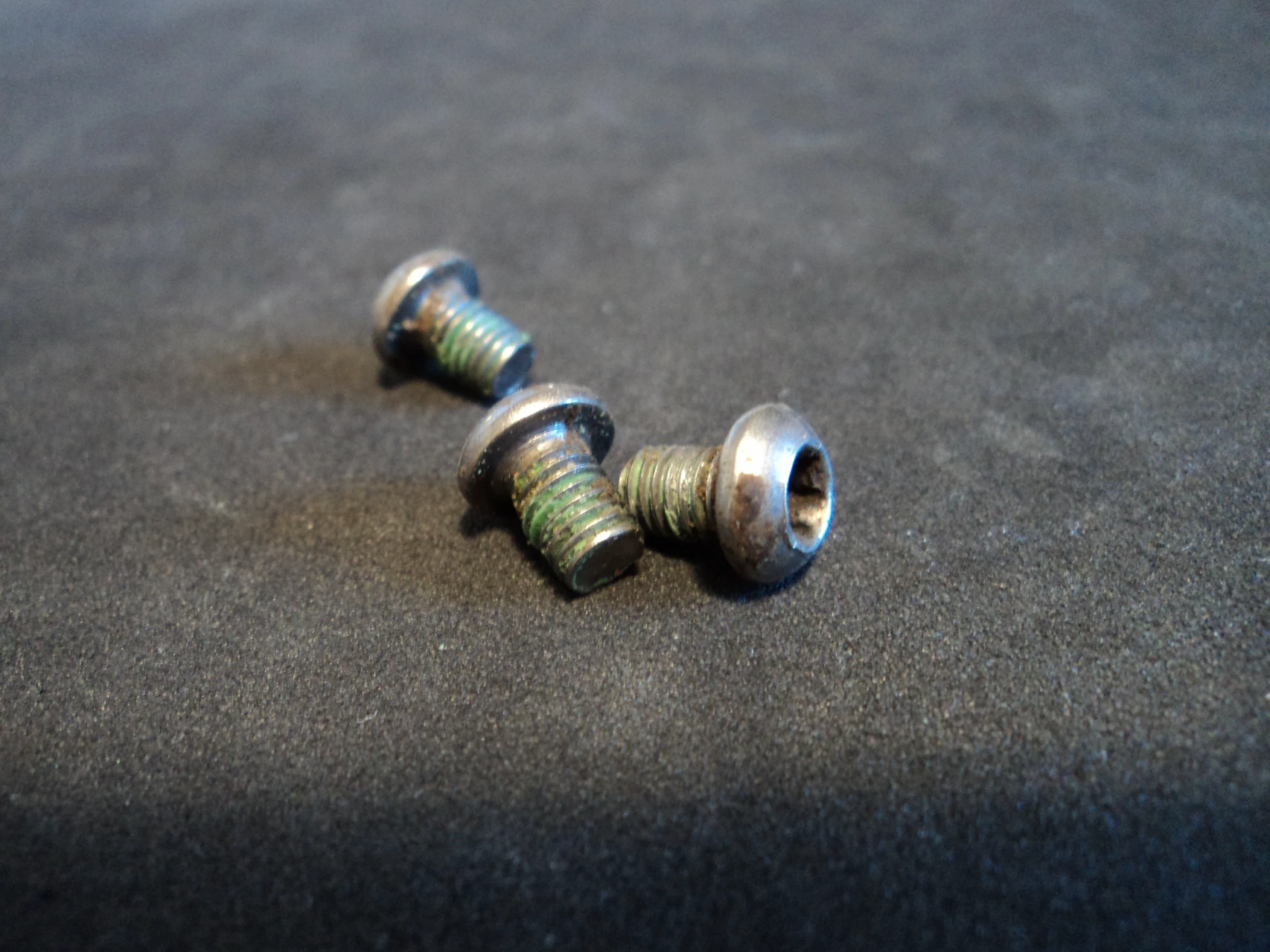 1. Suruburi placa / foaie Sram direct mount
