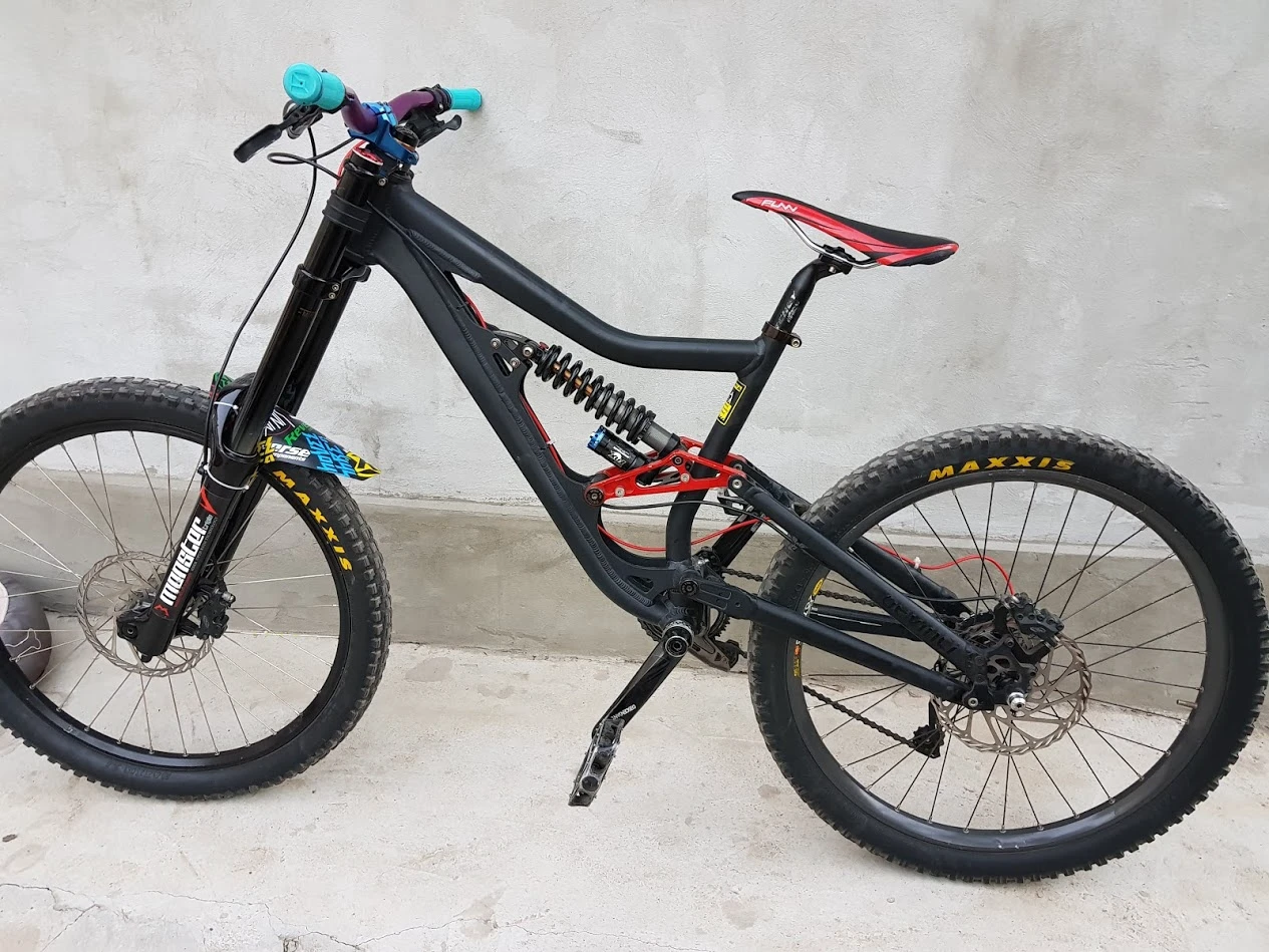 1. Schimb cadru Devinci Wilson