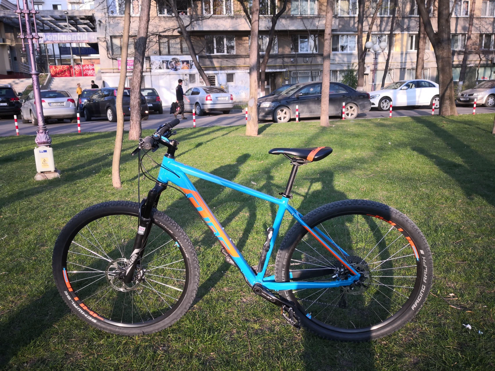 6. MTB Hardtail Cube 29" Marime L