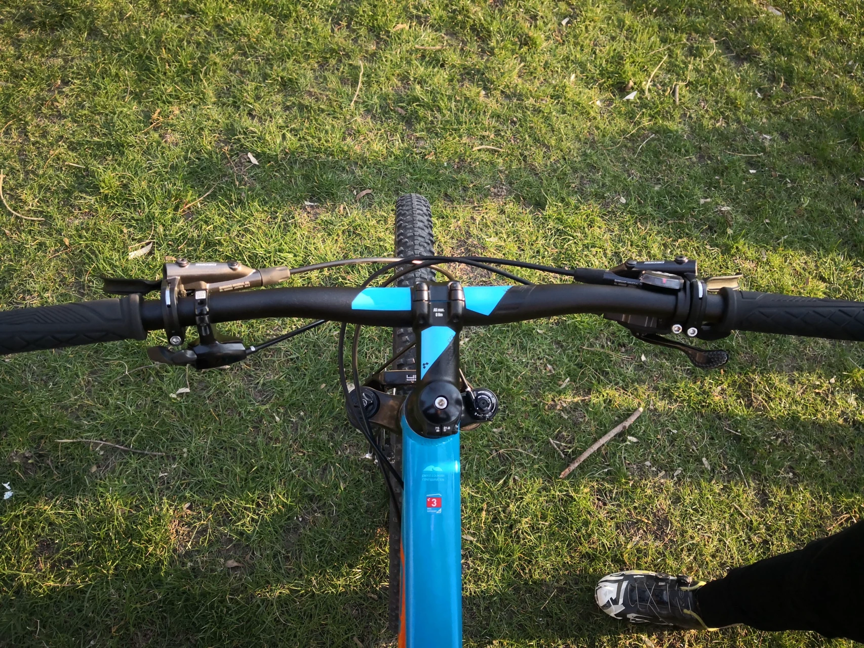 1. MTB Hardtail Cube 29" Marime L