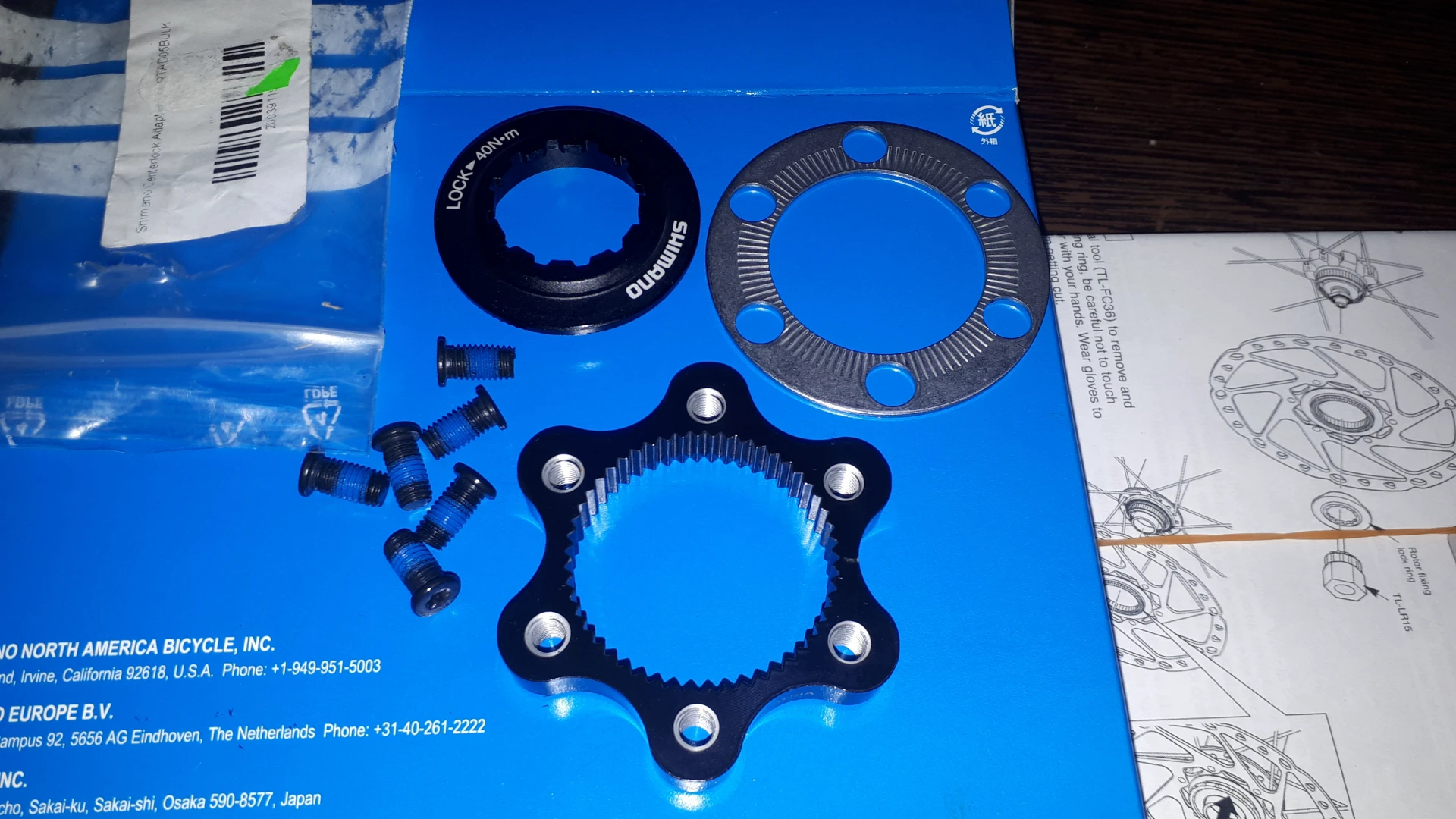 1. Adaptor center lock Shimano