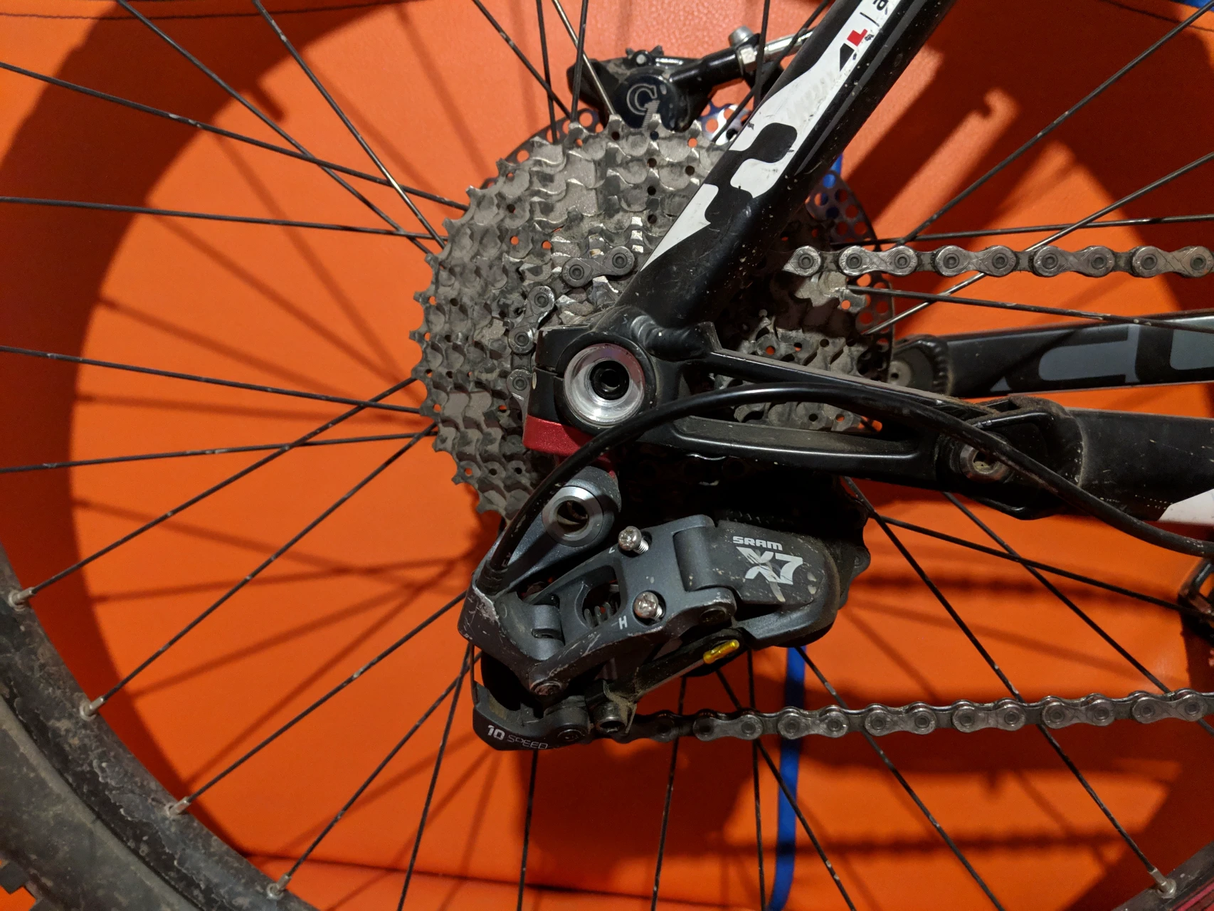 6. Cube Ams 150