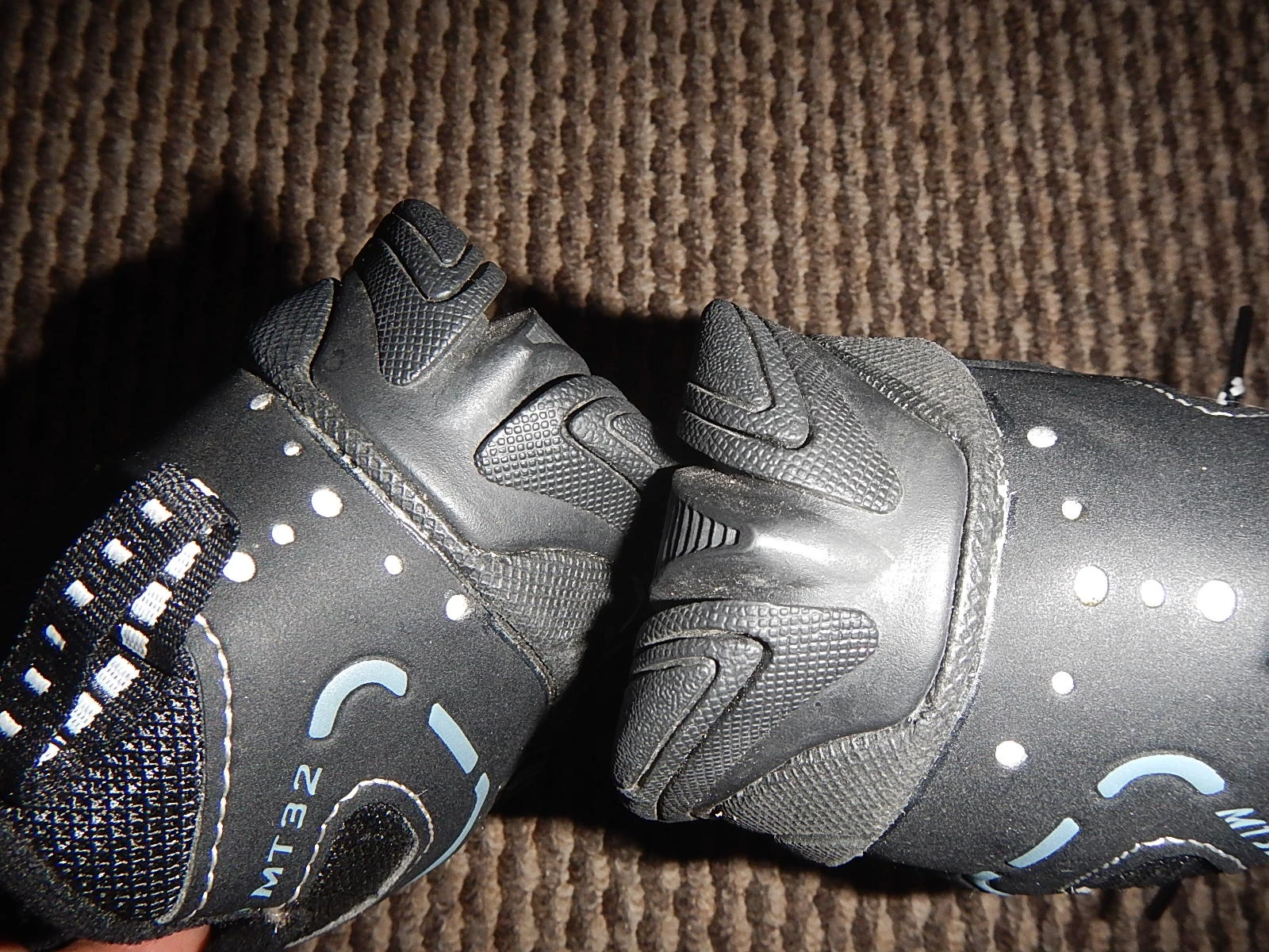 2. Pantofi/SPD ciclism SHIMANO Sh-mt 32. Marimea 41(26 cm).