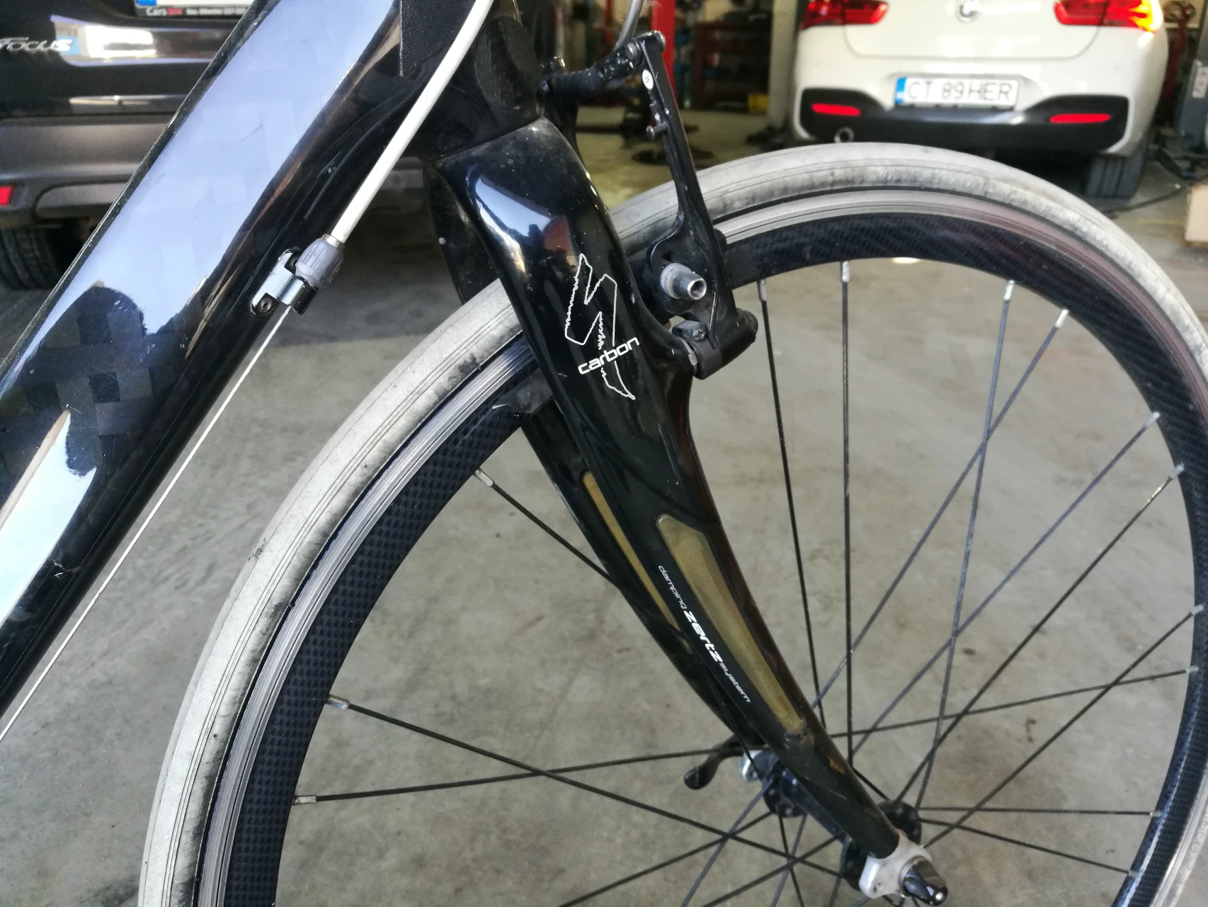 1. Bicicleta fibra carbon