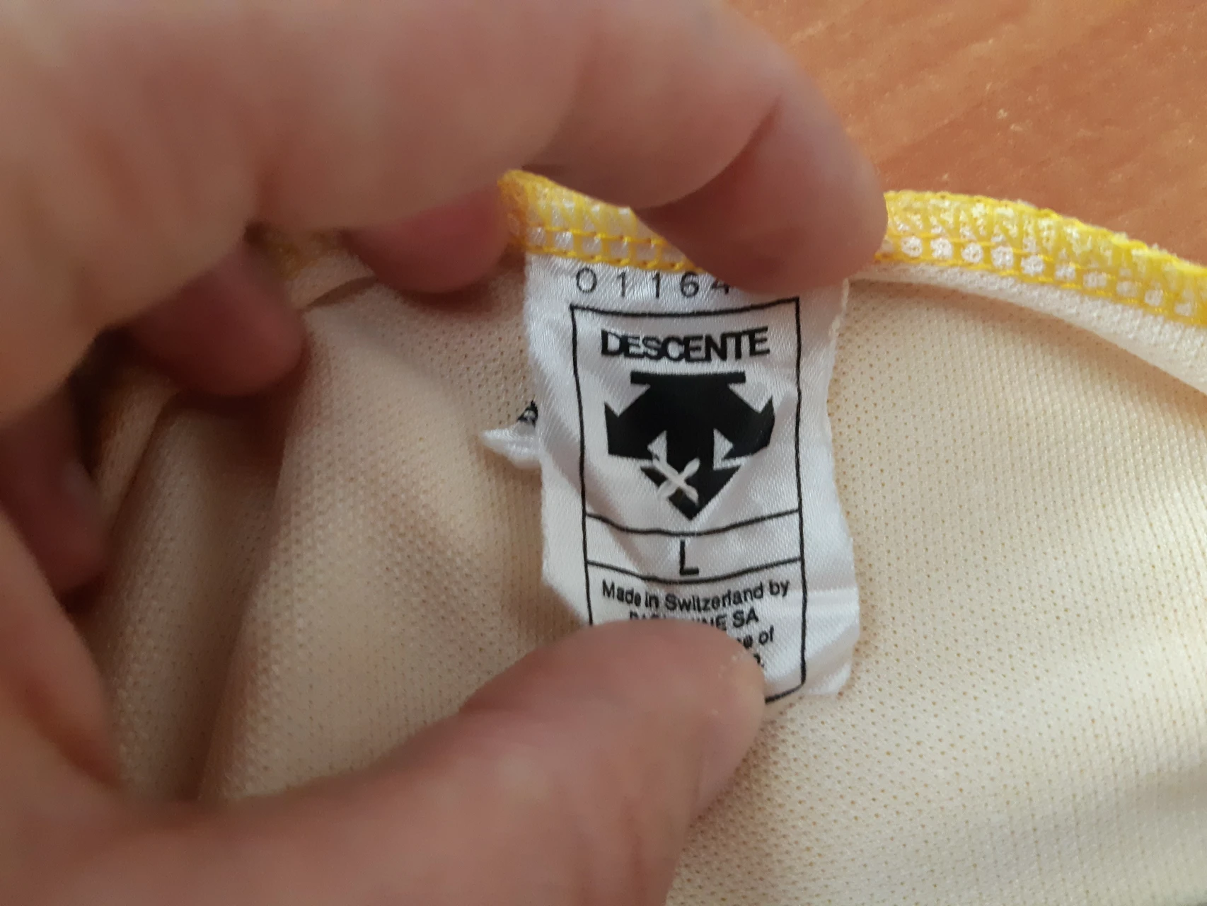 1. Tricou Sparkase L