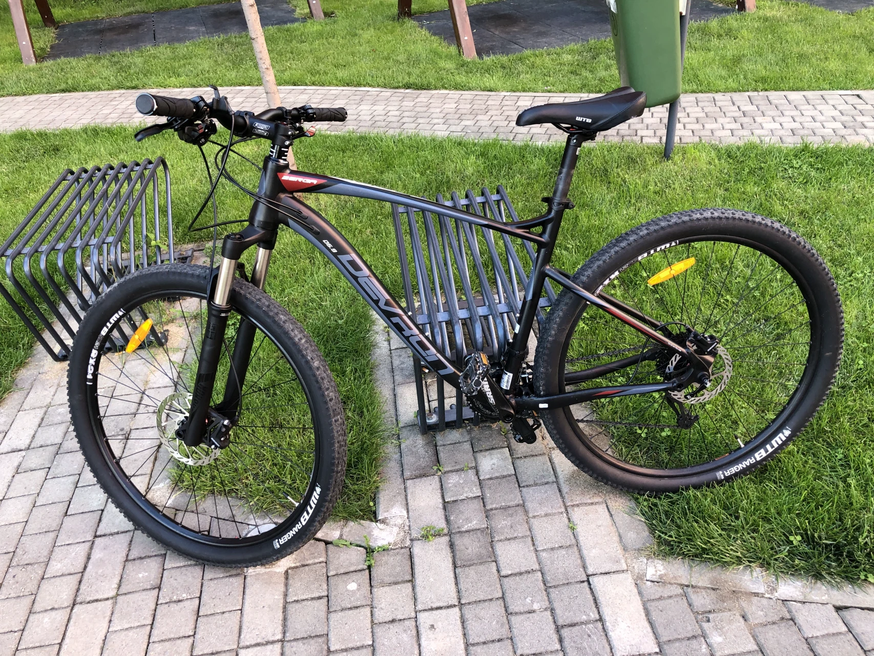 8. Bicicleta MTB Devron Zerga d5.9