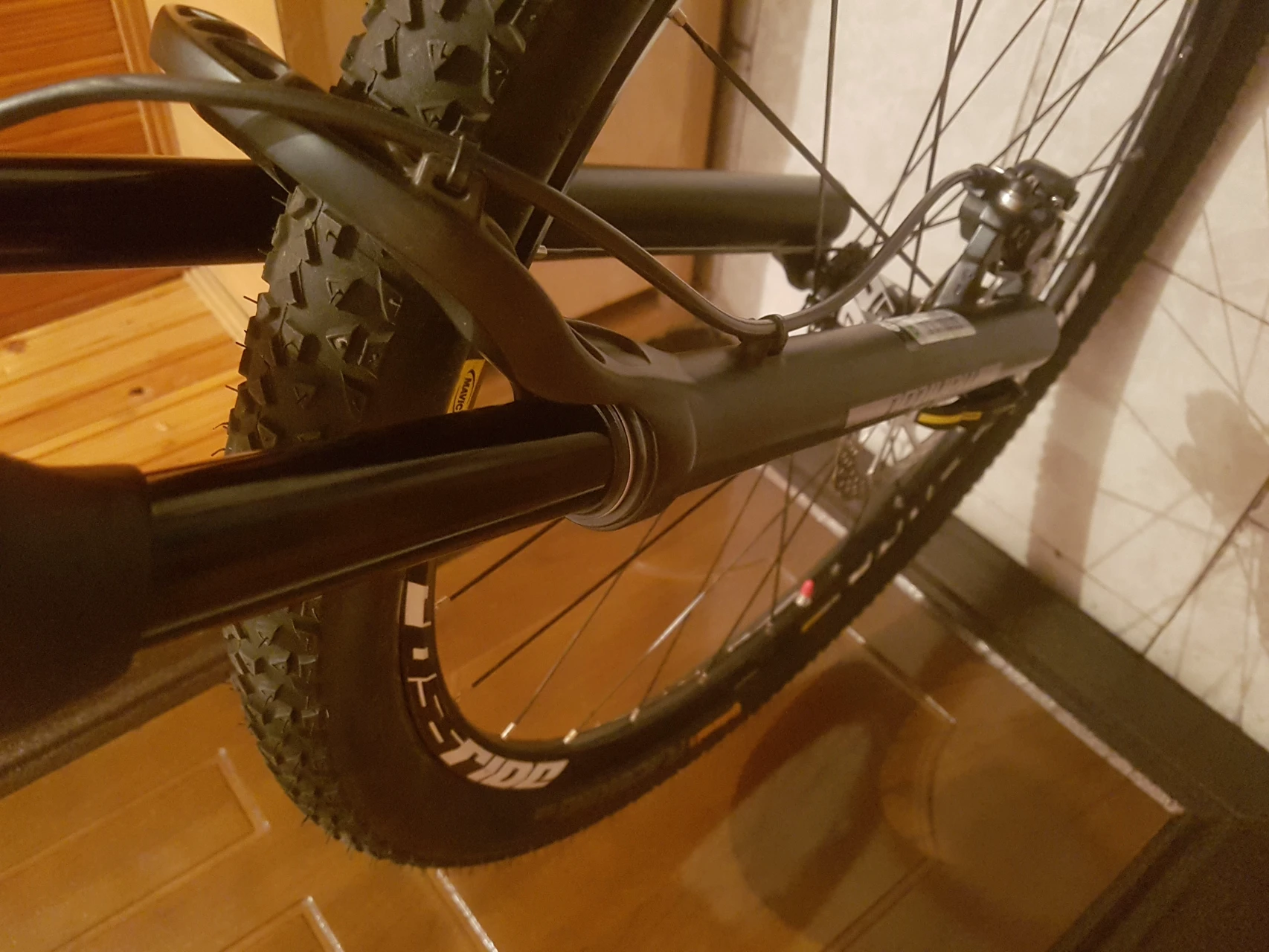 2. Manitou M30 100mm 29" (echivalent Markho/RockShox Recon)sau schimb cu Reba /Sid