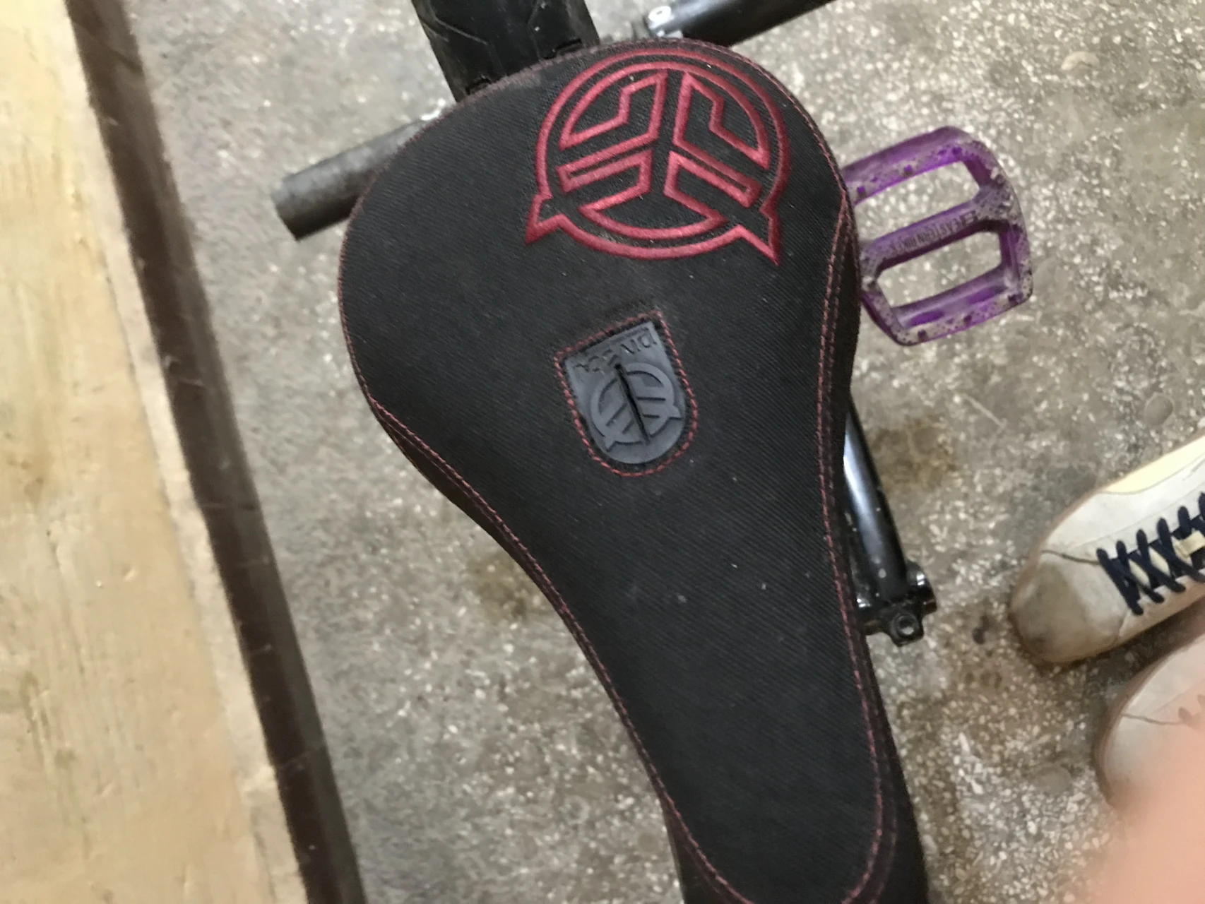 2. Vând bmx custume