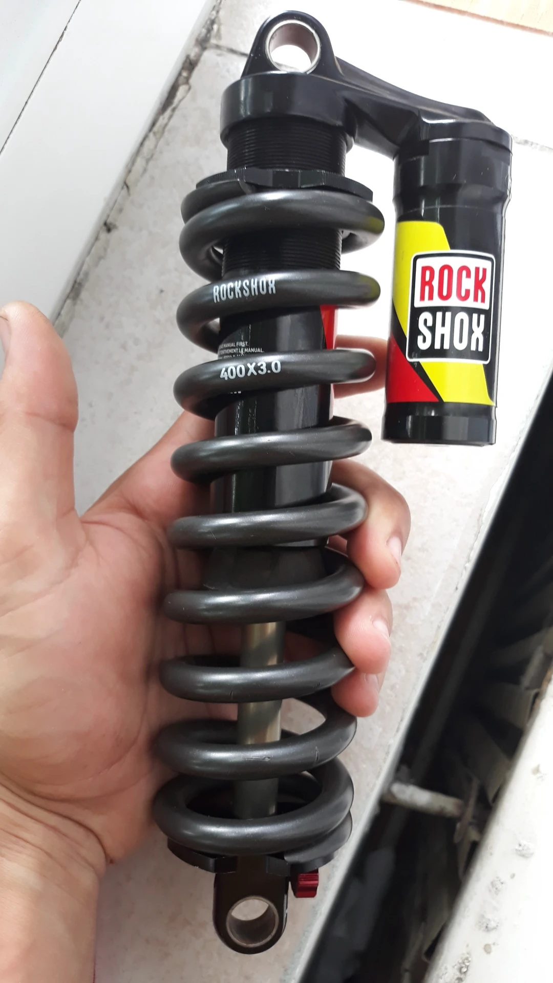 1. Rockshox Kage R model 2016