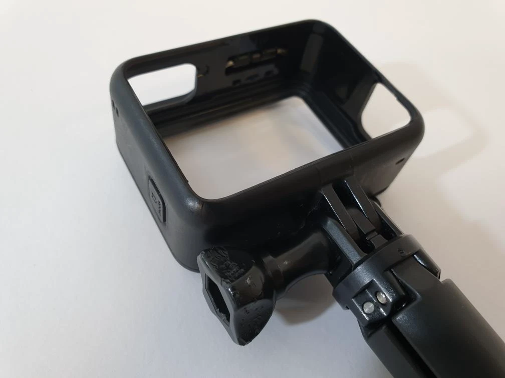 3. GoPro Hero 5 Black+ Trepied
