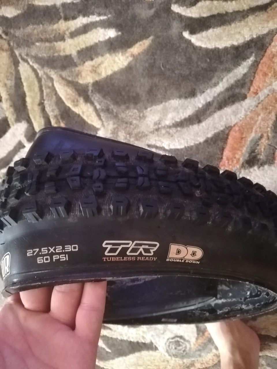 1. Maxxis Aggressor 27.5x2.30