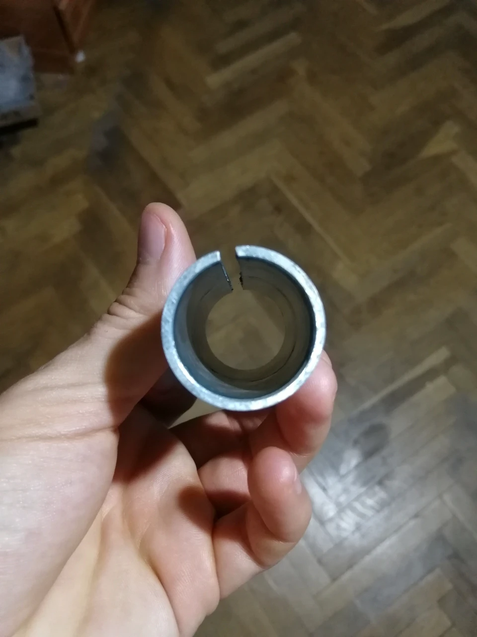 1. Adaptor tija sa 31.8 la 27.2 mm