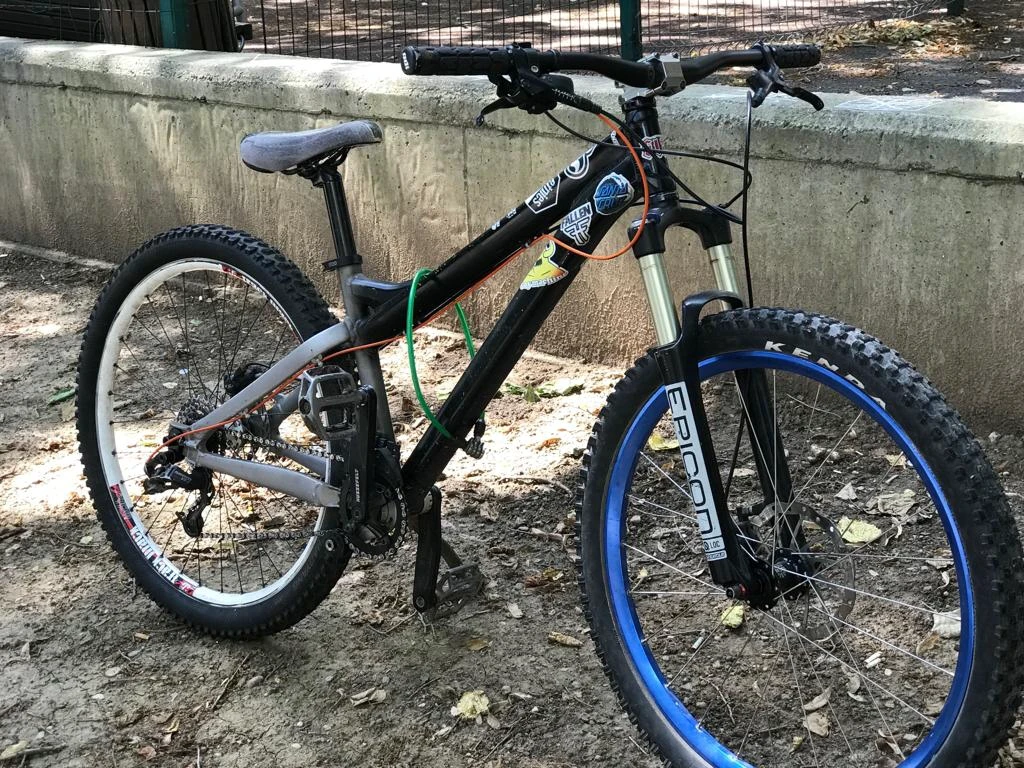 9. Bicicleta Specialized 26 XC-Dirt