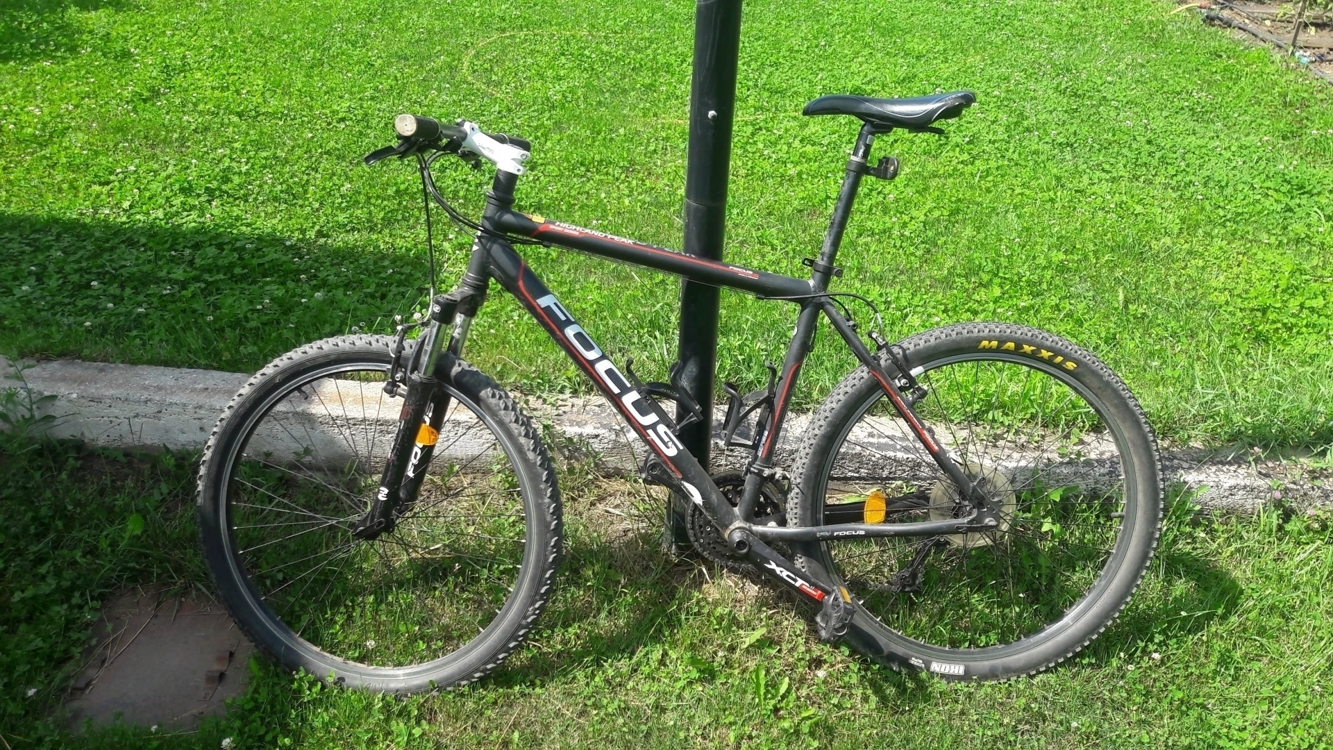6. Bicicleta Mountain Bike FOCUS Highland Peak