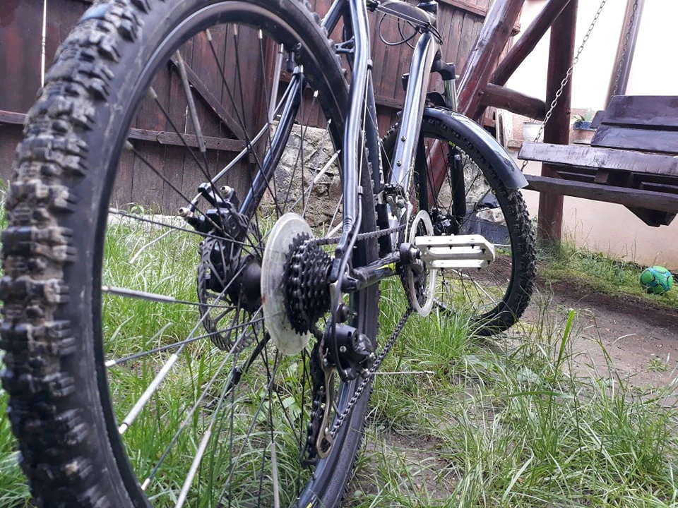 3. Bicicleta Mtb DHS Terrana 26' mansoane si pedale noi!! Vand urgent!!