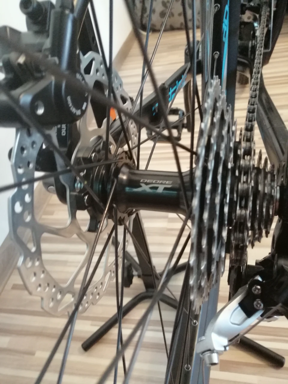 1. Bicicleta Devron Zerga D5.9 3X10 viteze roti 29''