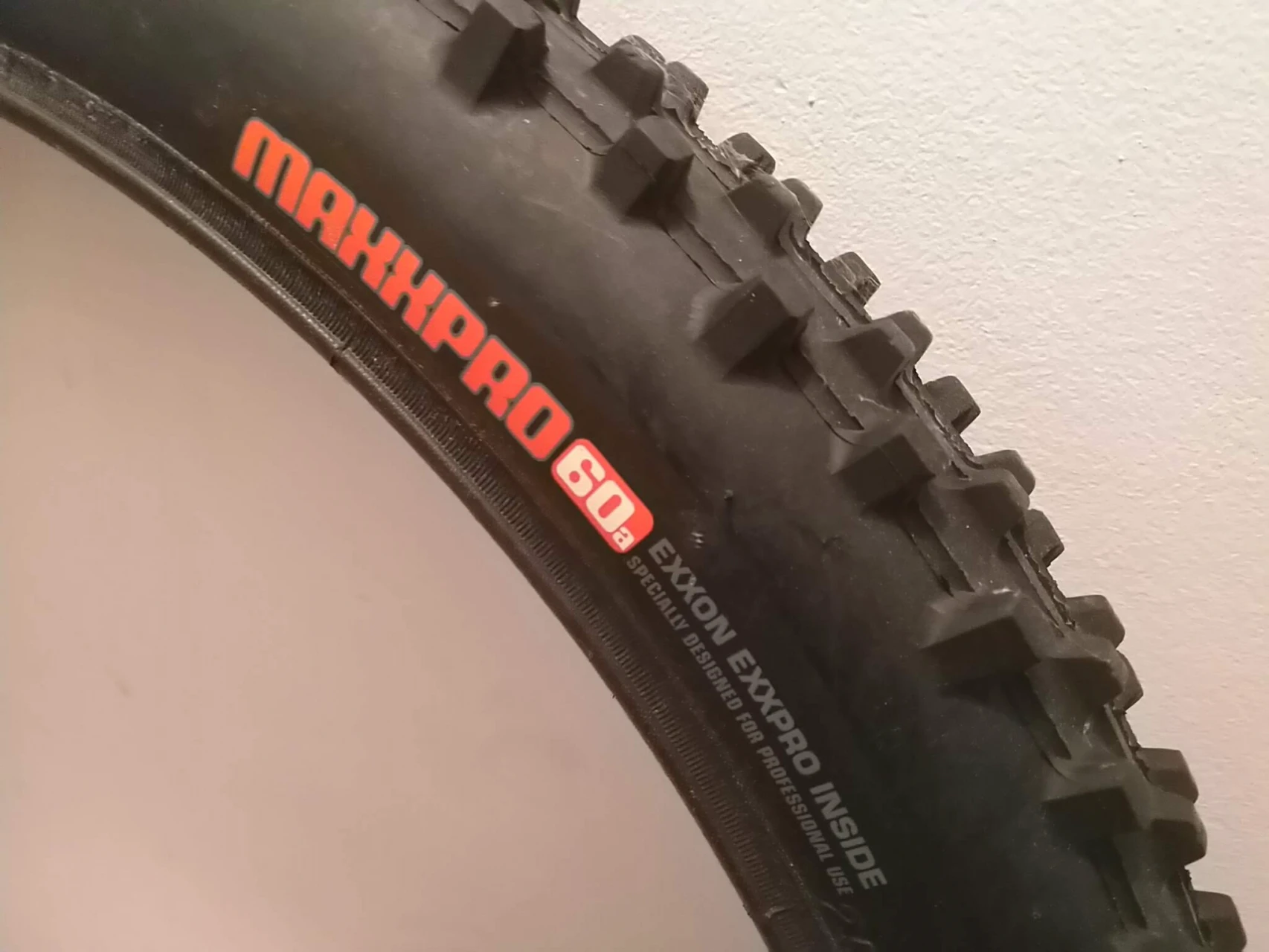 1. Cauciuc Maxxis Wetscream 26 x 2.5" (vandut)