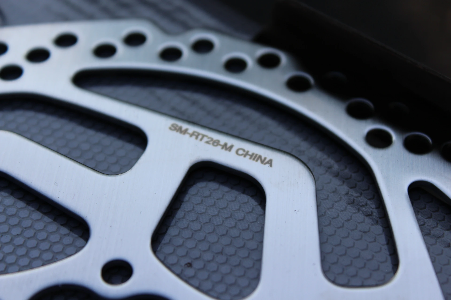 3. Shimano SM-RT26M Alivio disc - 180mm