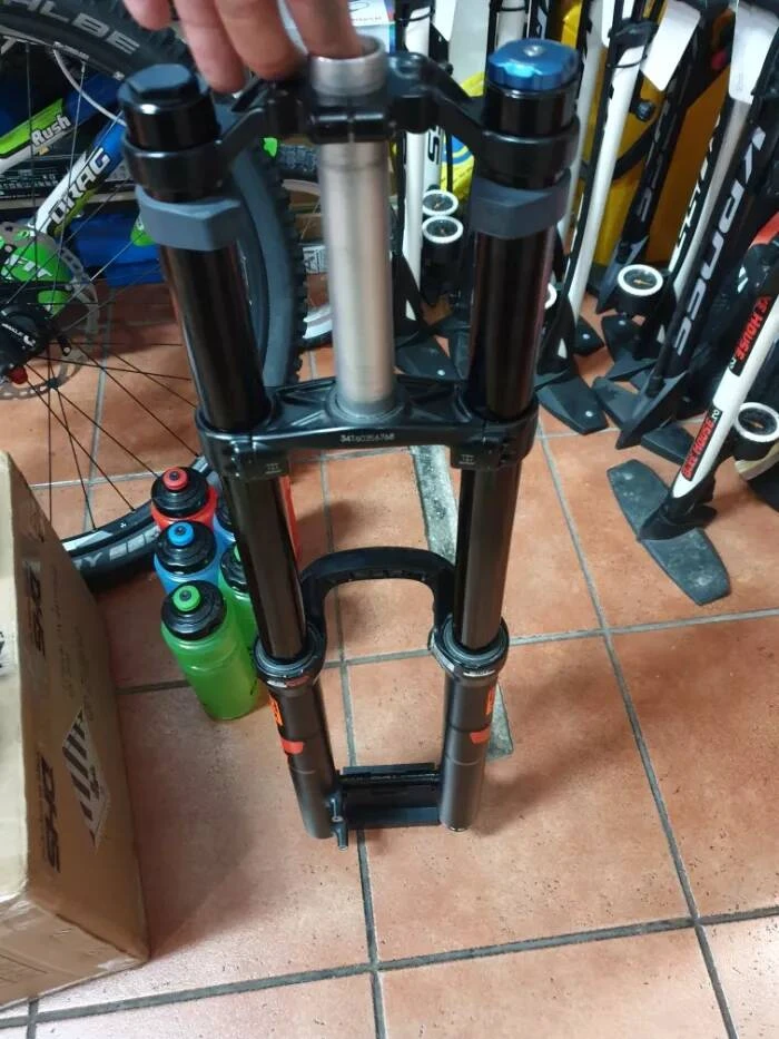 2. Vand furca Downhill Rs Boxxer RC 2017 roata 27.5"