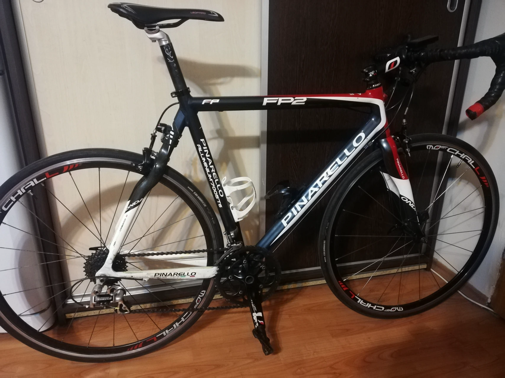 6. Cursiera Pinarello FP2