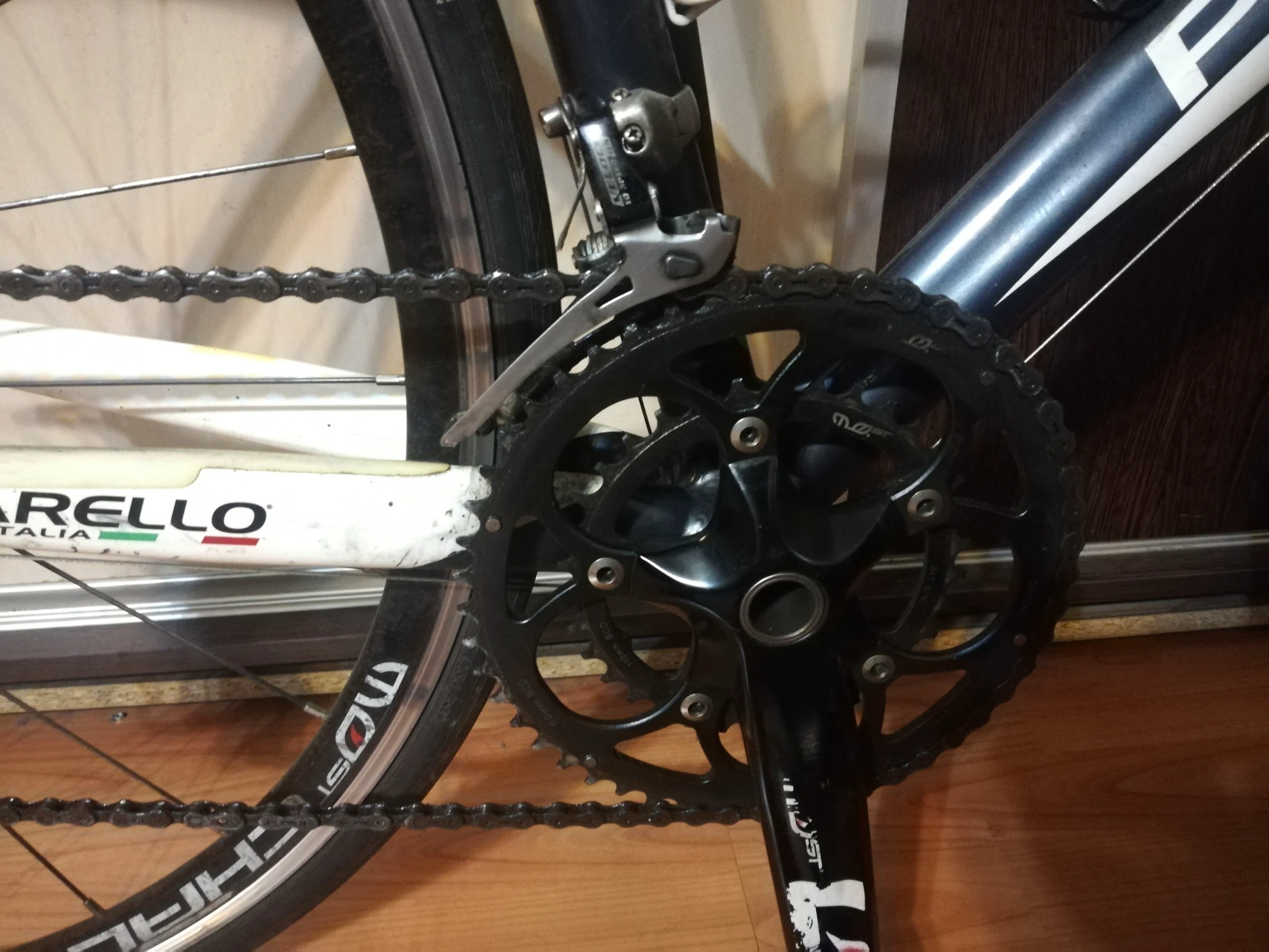 3. Cursiera Pinarello FP2
