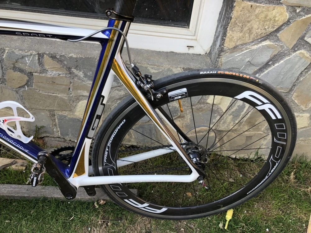 3. Cursiera GT carbon marime L 7,2kg / Schimb MTB XL