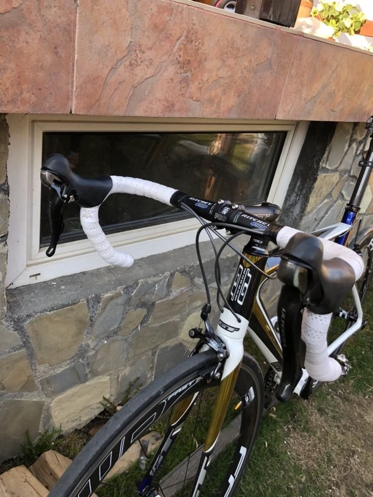 2. Cursiera GT carbon marime L 7,2kg / Schimb MTB XL