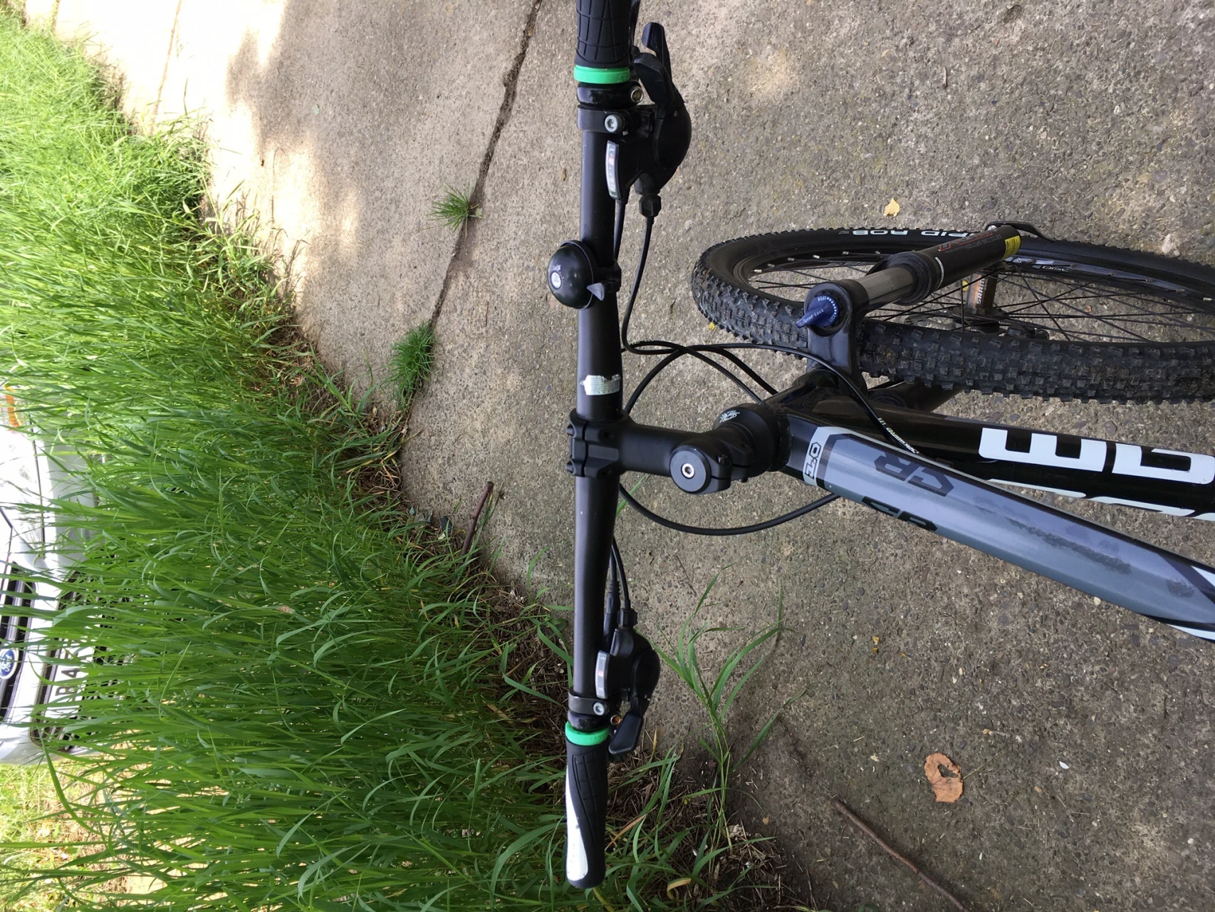 5. Bicicleta ușoară, hidraulică - aproape noua