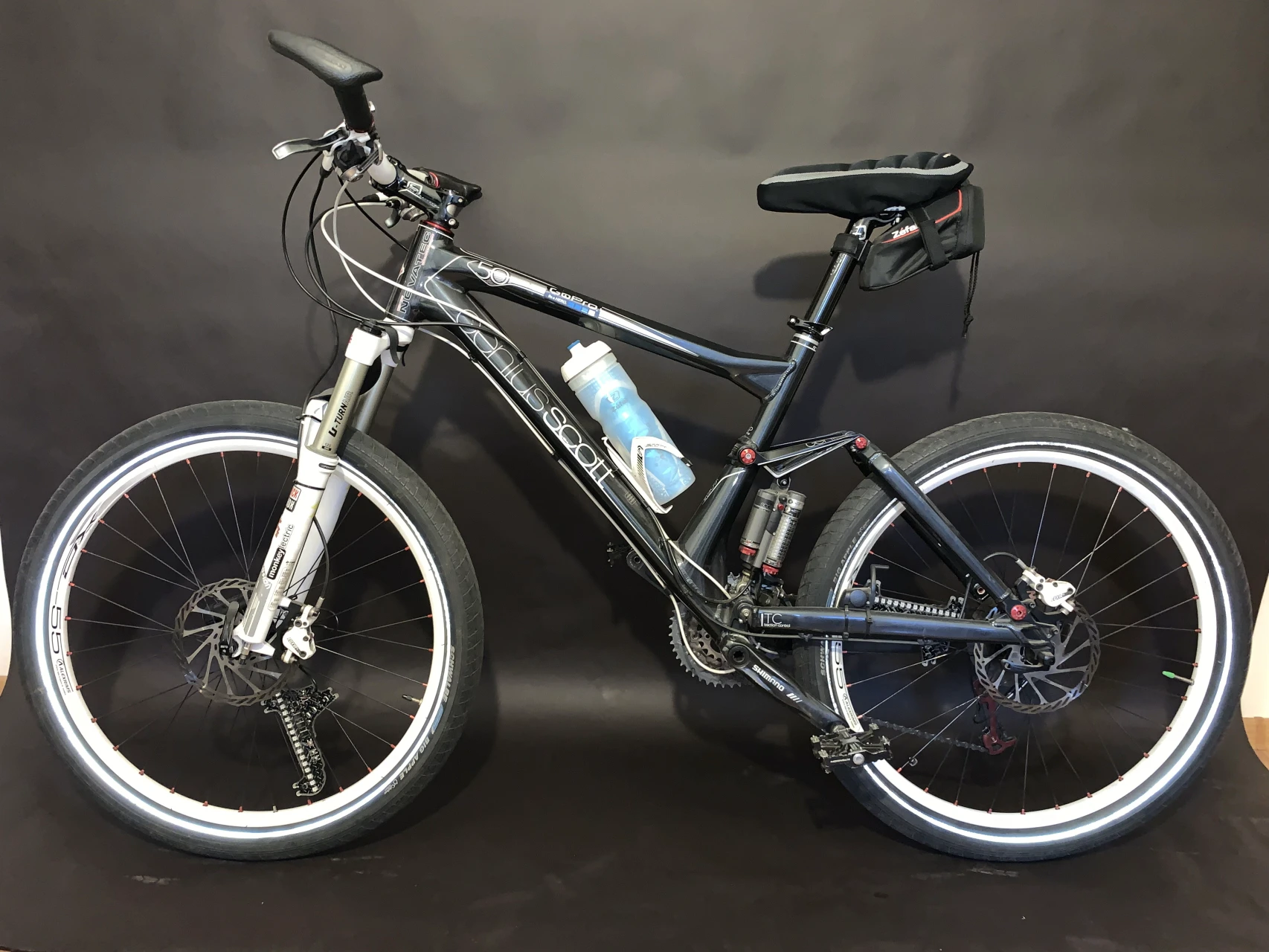 6. Bicicleta Scott Genius 50