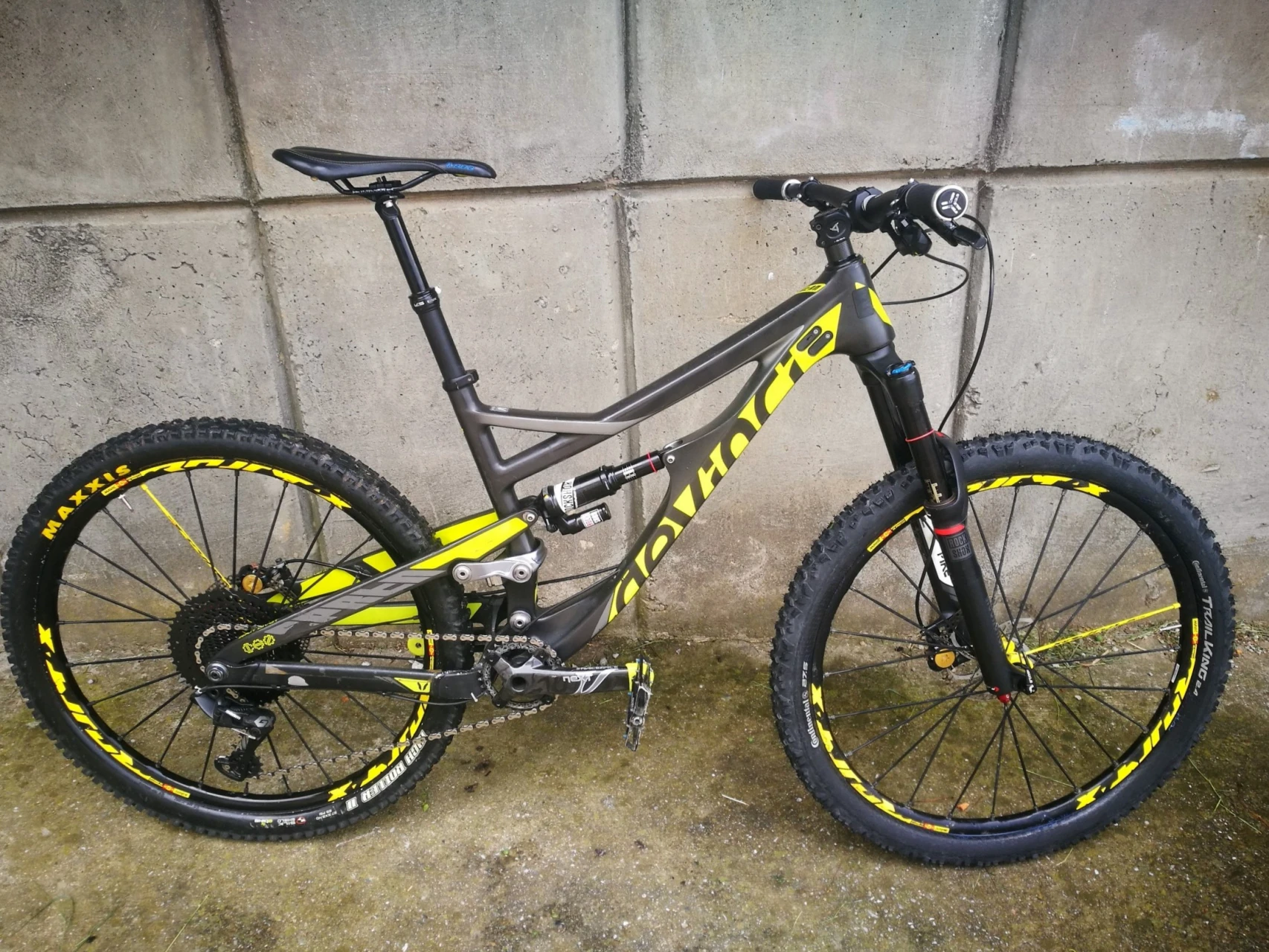 6. Devinci Spartan marime M cadru carbon