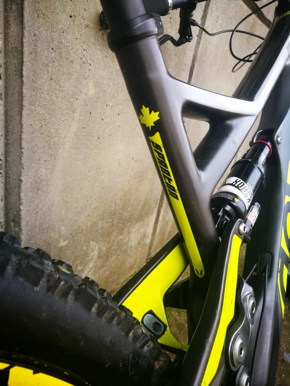 1. Devinci Spartan marime M cadru carbon