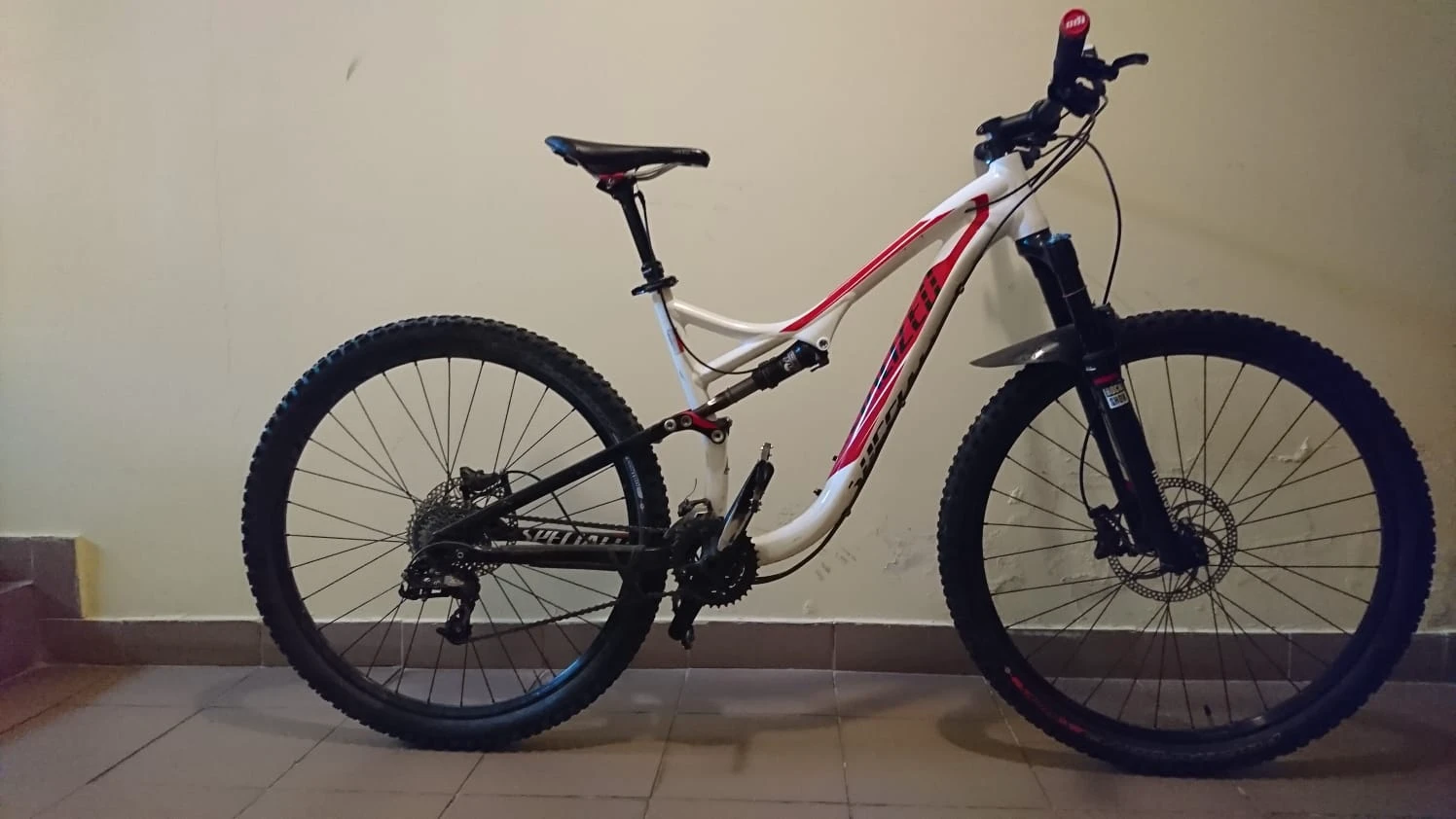 9. Bicicleta MTB Specialized Stumpjumper FSR Comp 29