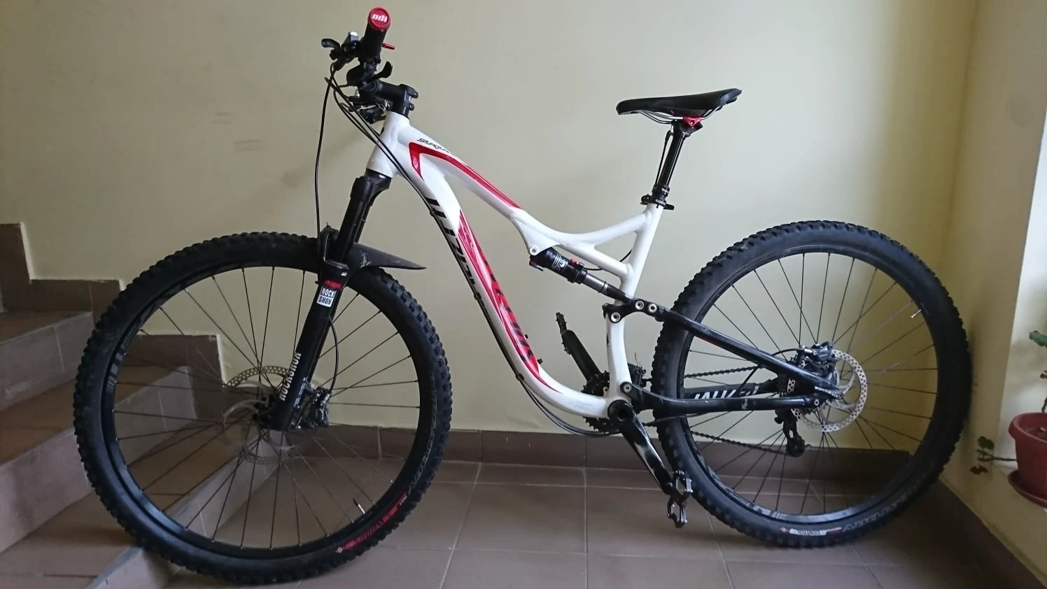 8. Bicicleta MTB Specialized Stumpjumper FSR Comp 29