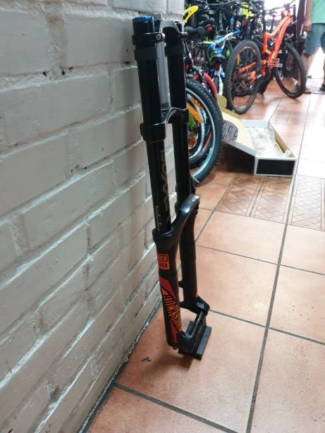 1. Vand furca Downhill Rs Boxxer RC 2017 roata 27.5"
