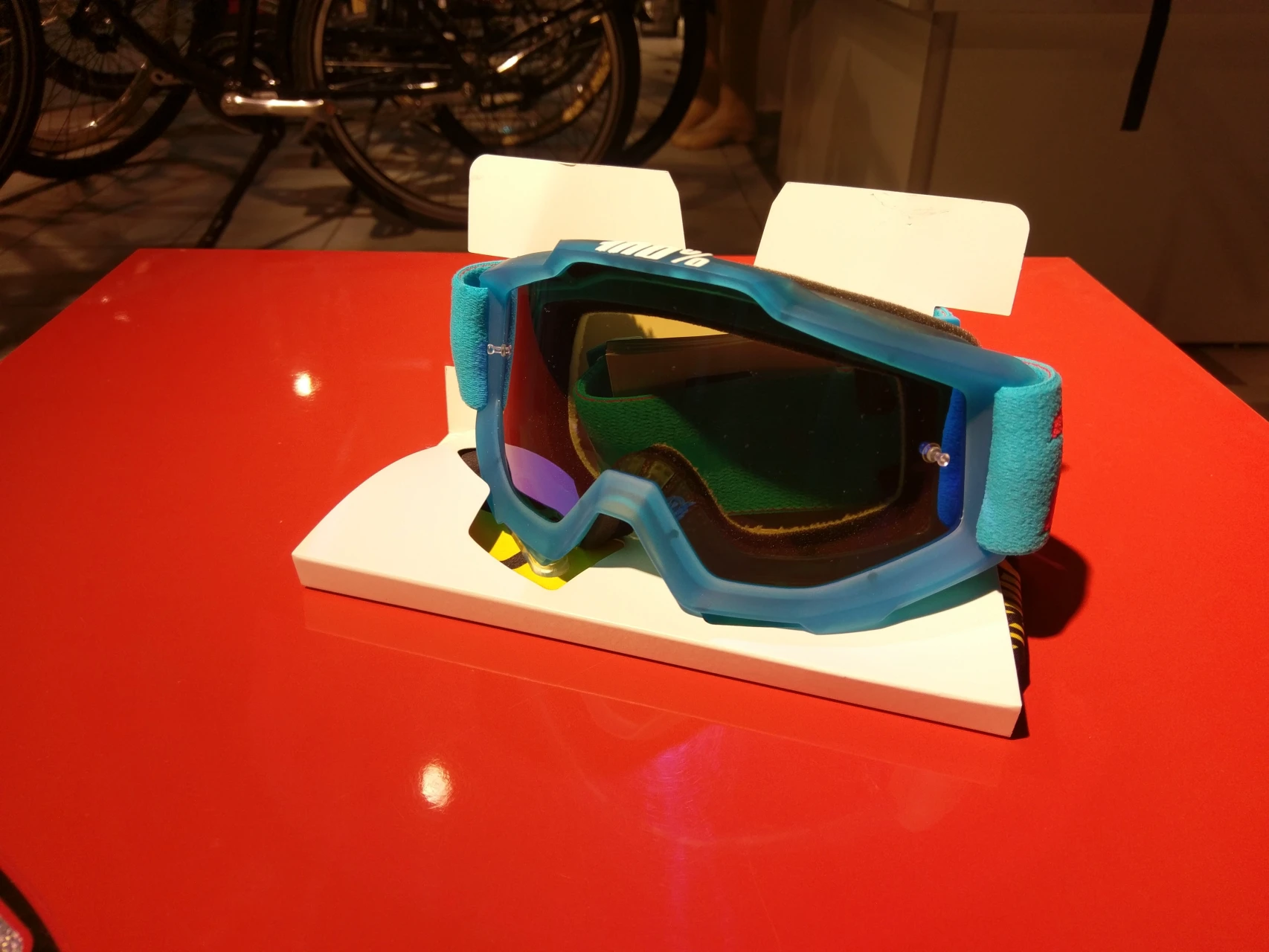 2. Ochelari 100% Accidulous Cyan Mirror Blue Lens