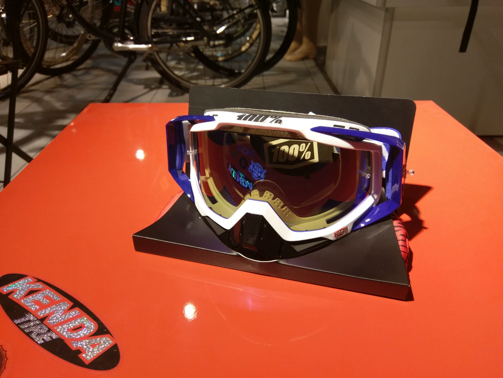 2. Ochelari 100% Racecraft Cobalt Blue Mirror Blue Lens