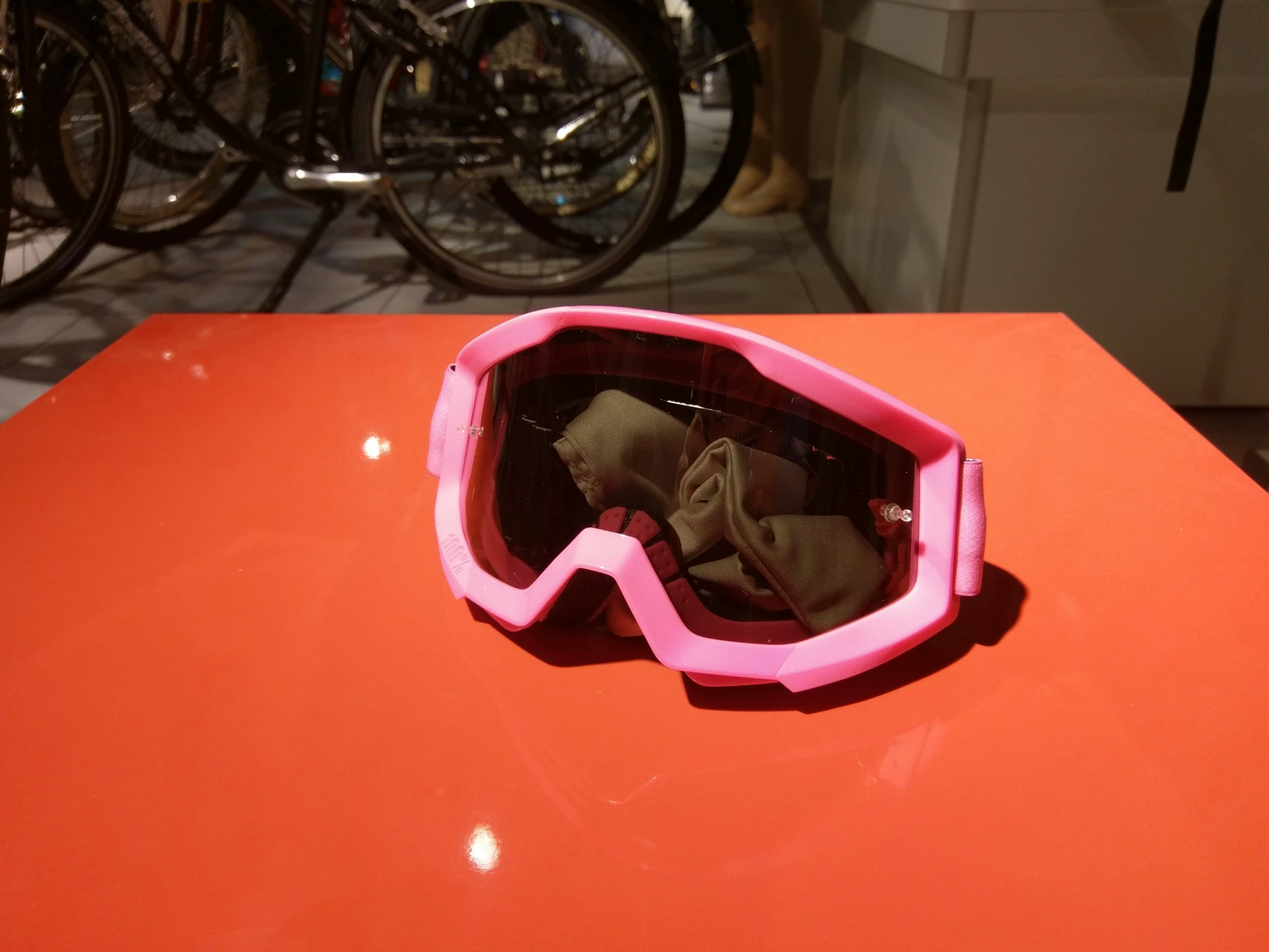 2. Ochelari 100% Strata Bubble Gum Mirror Silver Lens