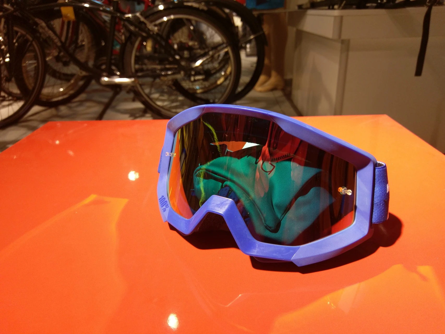 2. Ochelari 100% Strata Nation Mirror Red Lens