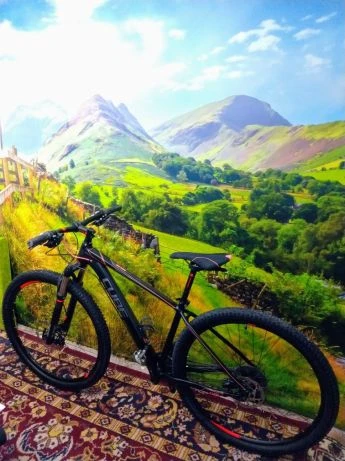 9. Bicicletă MTB CUBE