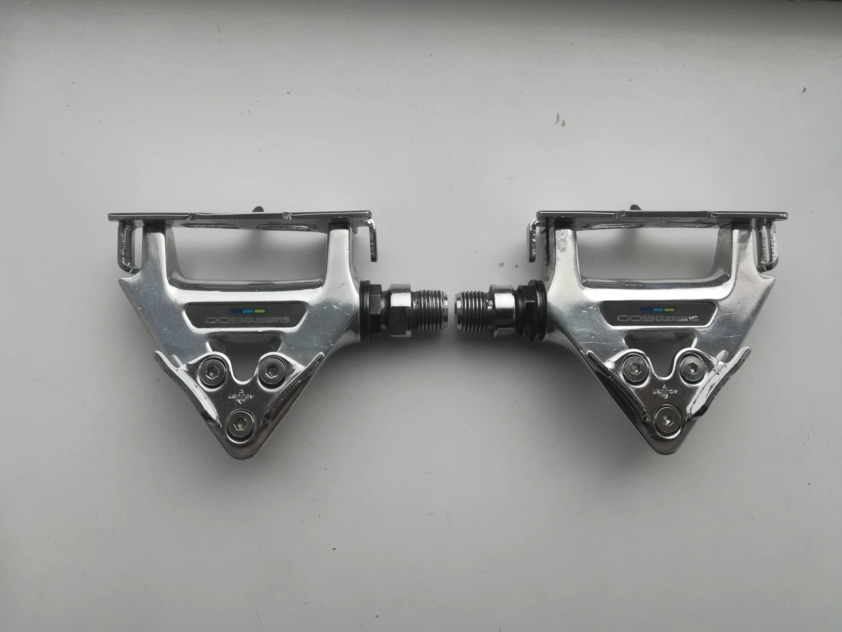 1. Vand pedale Shimano 600 Tricolor