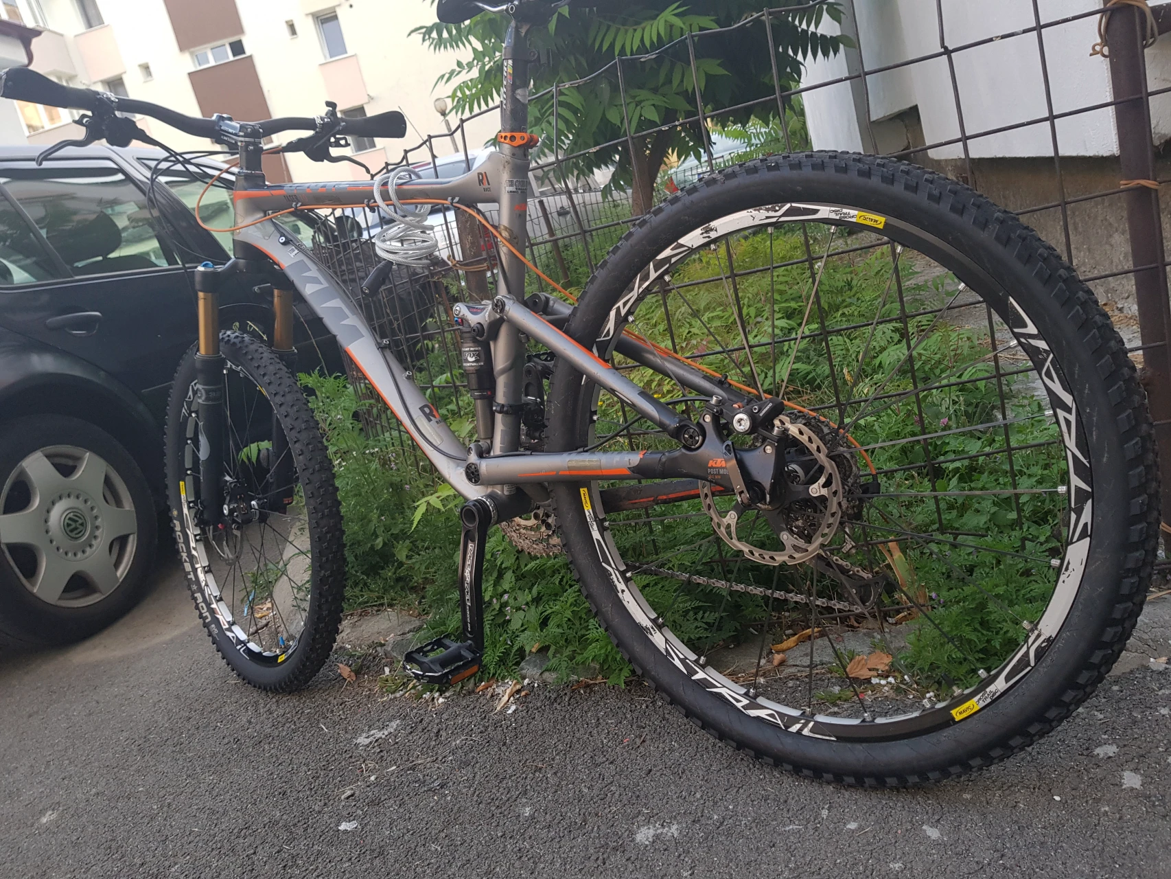 10. Bicicleta KTM Tacer Prestige Carbon