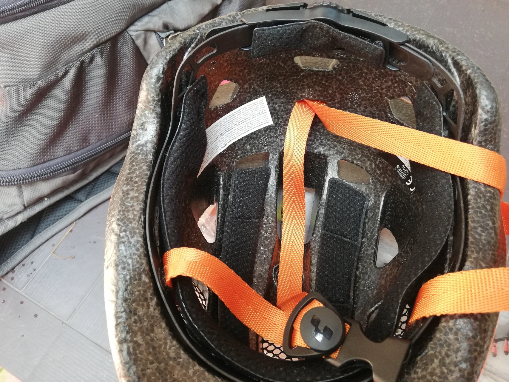 8. Vand casca protectie copii