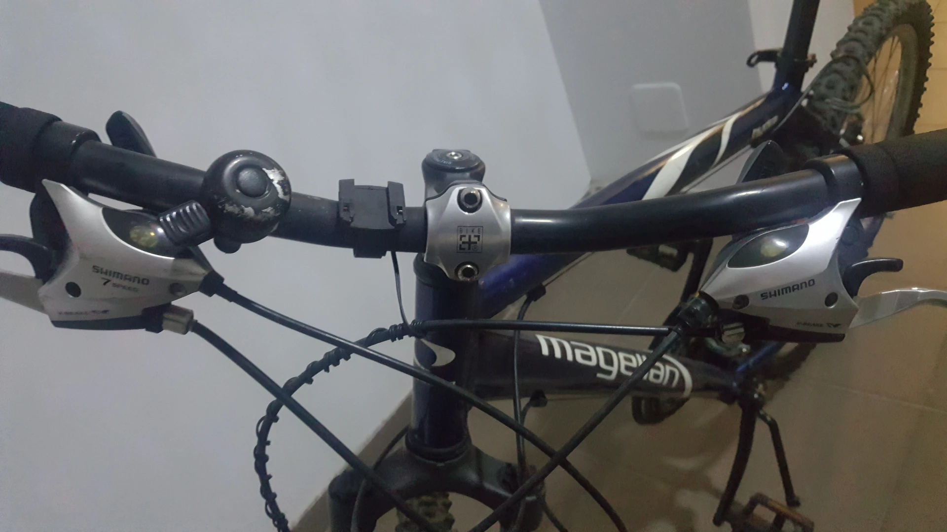 3. Bicicleta MAGELLAN Hydra 26'' Shimano 21X