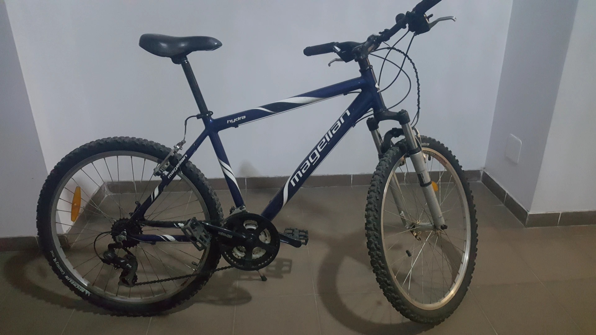 2. Bicicleta MAGELLAN Hydra 26'' Shimano 21X