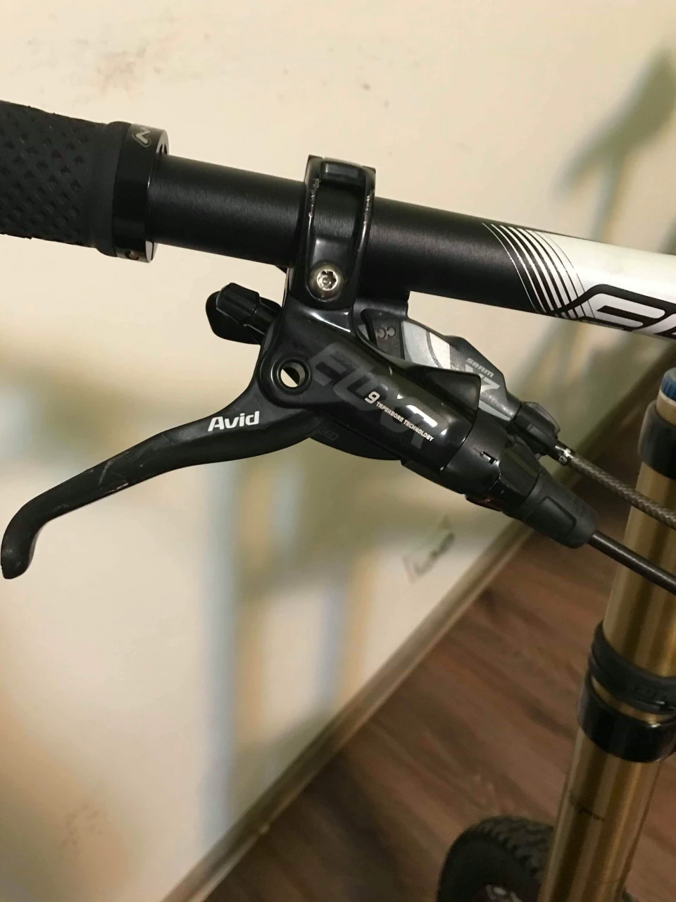 4. Avid Elixir 9 Carbon