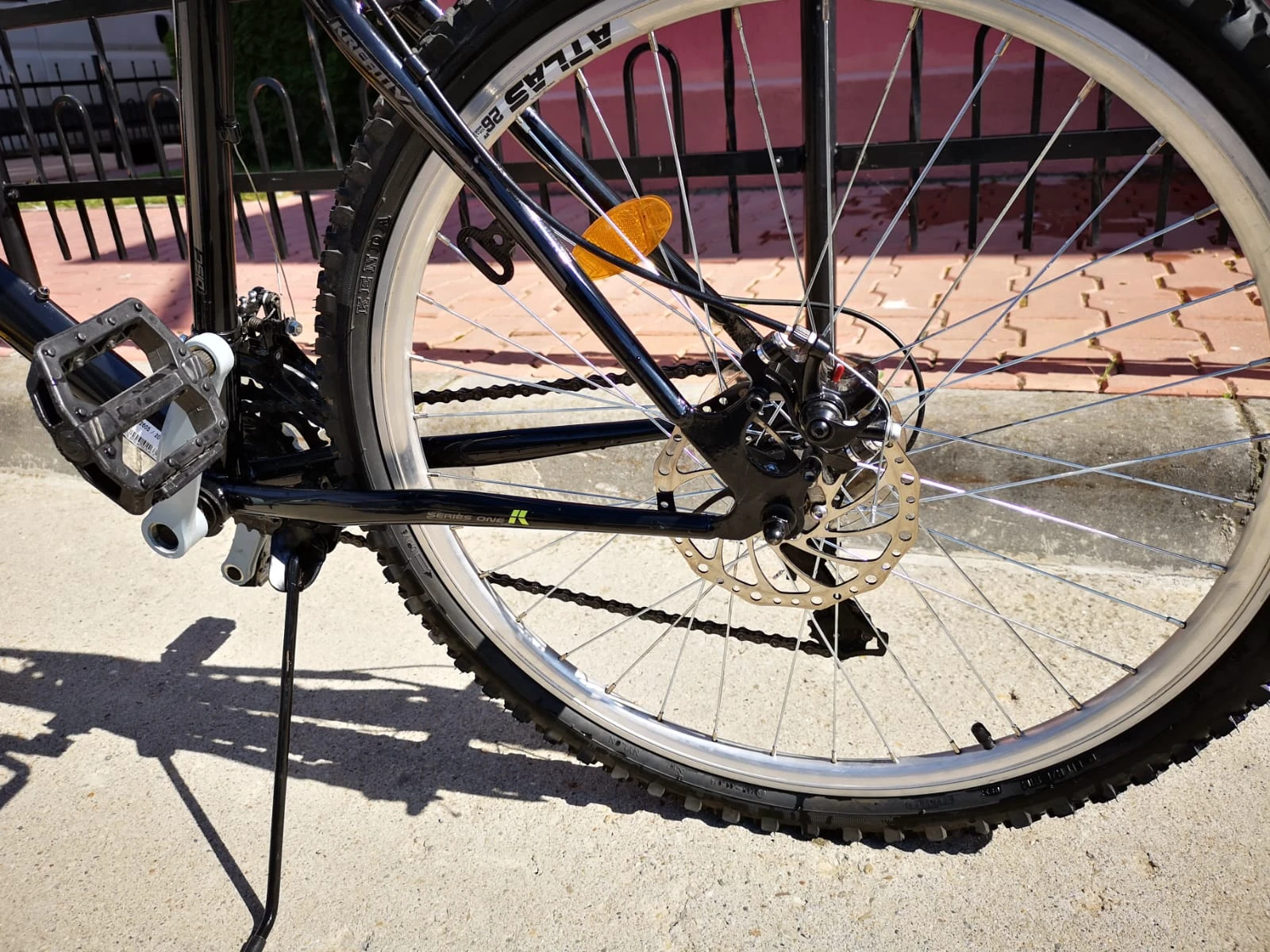1. Bicicleta DHS Kreativ 2605 2017