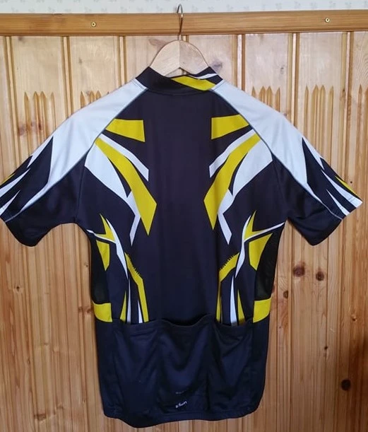 1. Tricou B'twin