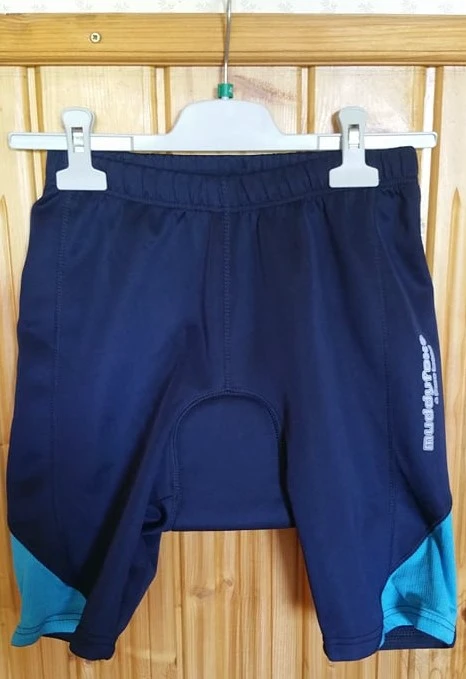 3. Pantaloni scurti MuddyFox