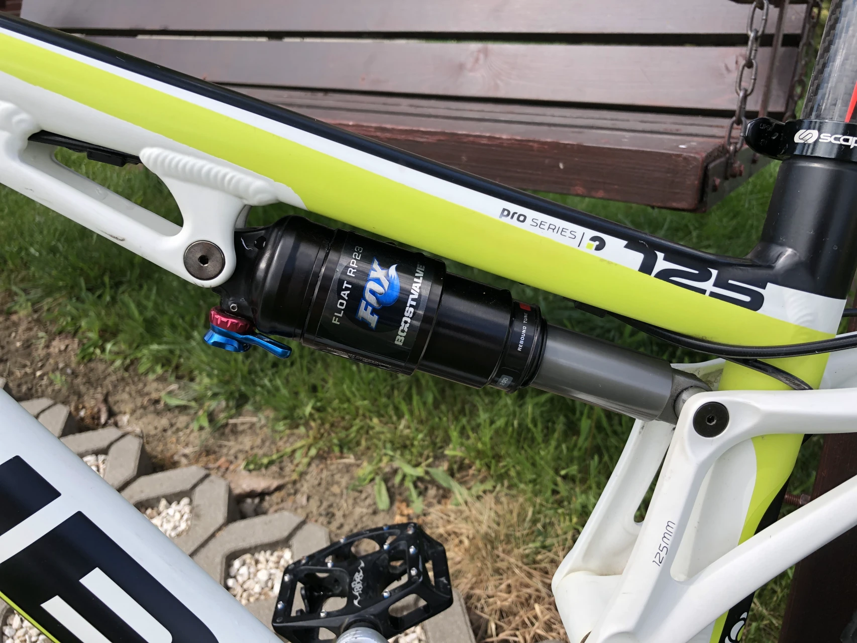 6. Bicicleta Cube AMS 125 PRO Full XT